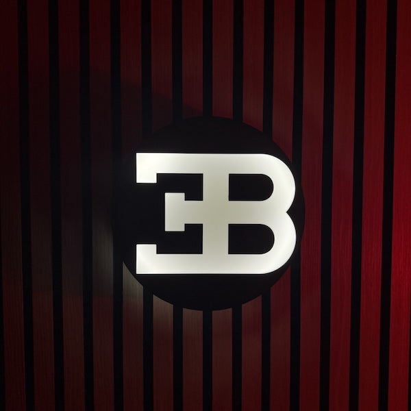 Bugatti LED-Leuchte - LEDaura personalisierte LED-Leuchte