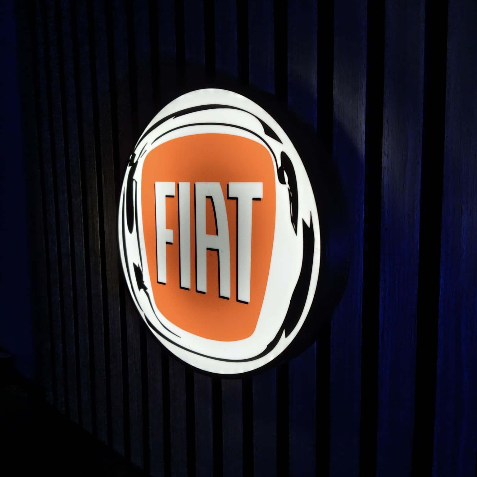 Fiat LED-Leuchte - LEDaura personalisierte LED-Leuchte