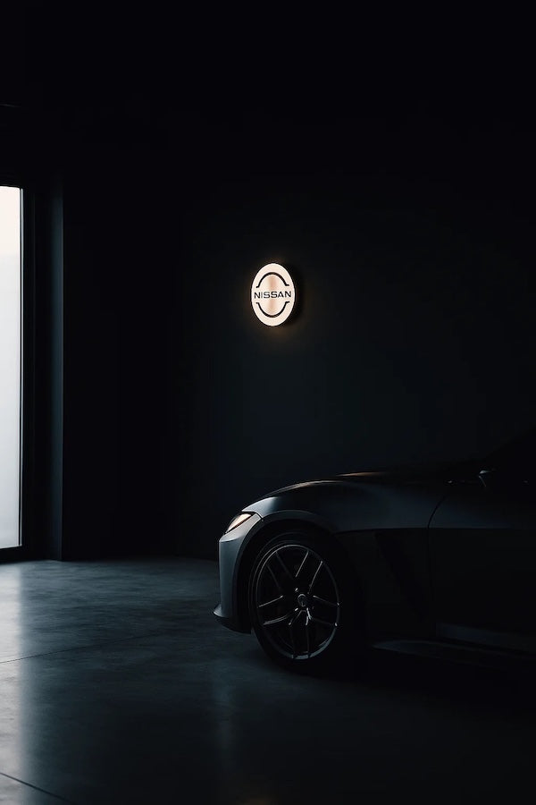 Nissan LED-Leuchte NEU - LEDaura personalisierte LED-Leuchte
