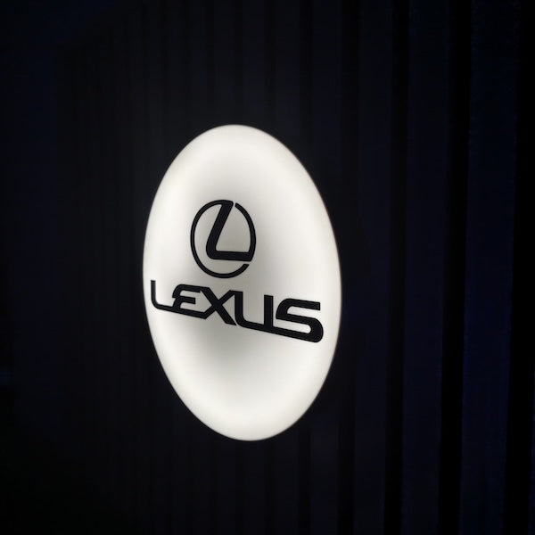 Lexus LED-Leuchte - LEDaura personalisierte LED-Leuchte