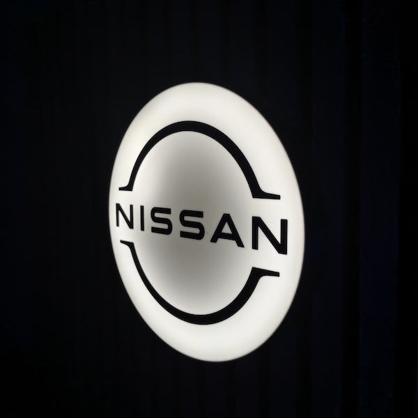 Nissan LED-Leuchte NEU - LEDaura personalisierte LED-Leuchte